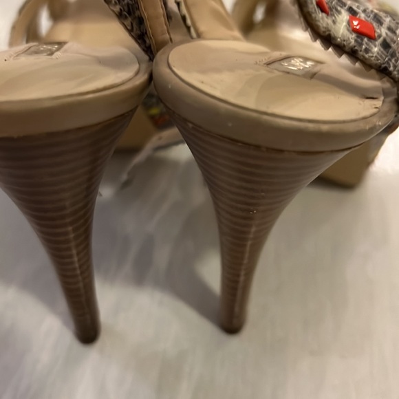 Guess- multi-color heels - Picture 8 of 8